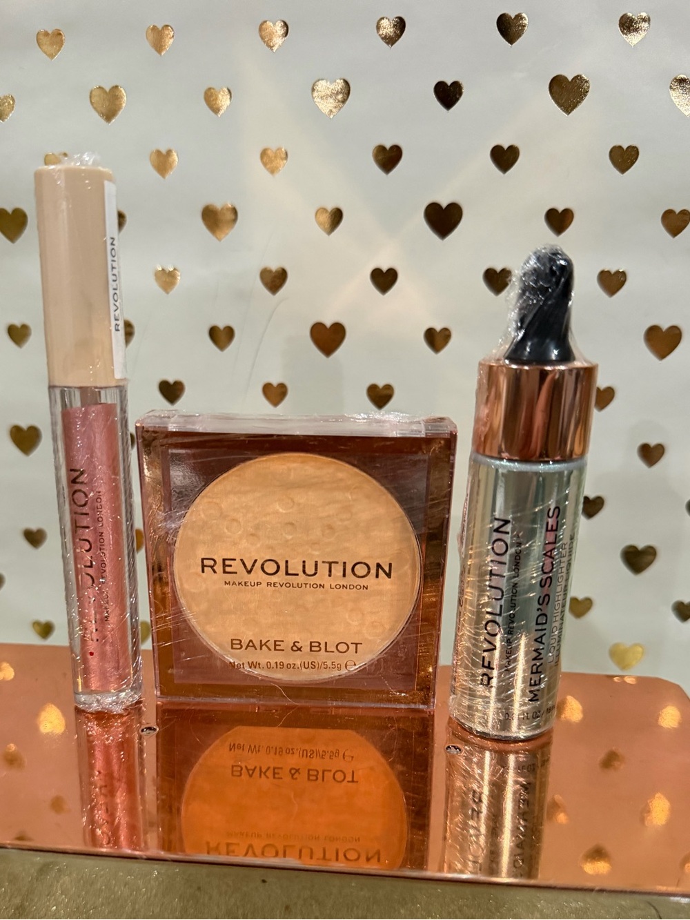 Makeup Revolution 3-Pc Beauty Bundle Lip Gloss Powder Highlighter (NEW)